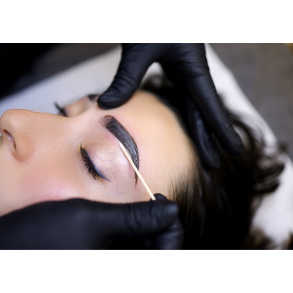 Farging / Forming av vipper og bryn